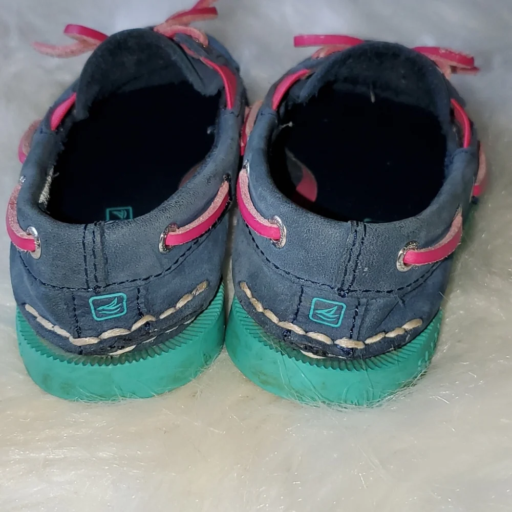 Girl's Sperry top sider boat shoes 8.5c